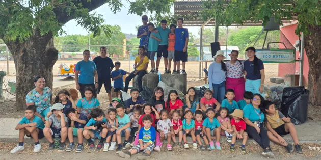 Community clean-up campaign in Huacas in celebration of World Environment Day